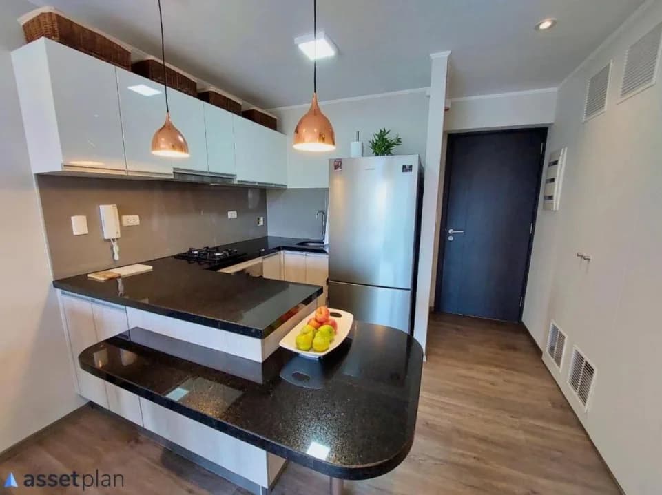 Dpto. de 2 habitaciones con cochera y deposito en lince