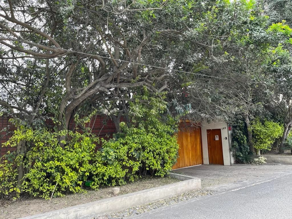 OCASIÓN - A US$ 1,100 POR m2 - FRENTE DE 36 METROS - CERCA A PARQUE Y A CHACARILLA DEL ESTANQUE