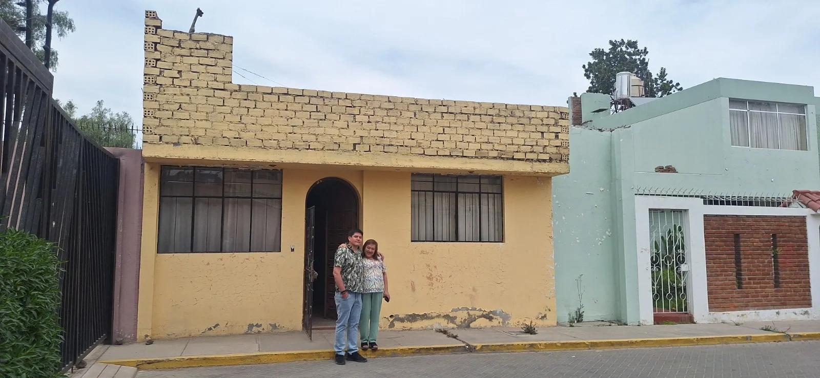 Casa de material noble de dos niveles, en buen estado de conservación, ubicado en la Urb. Cabaña Maria D-8 , del cercado de Arequipa