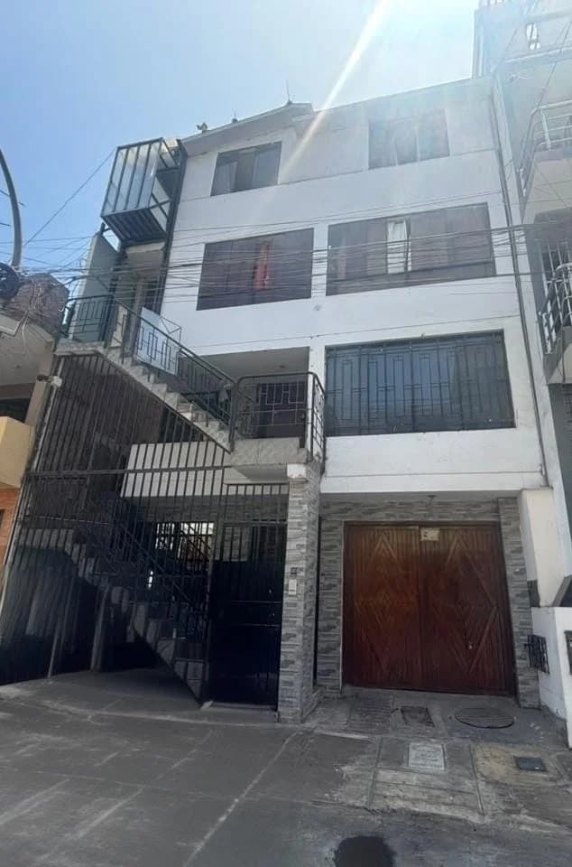 Departamento de 3 dormitorios 1er piso 156 m² en venta - Cerca al Hospital Negreiros
