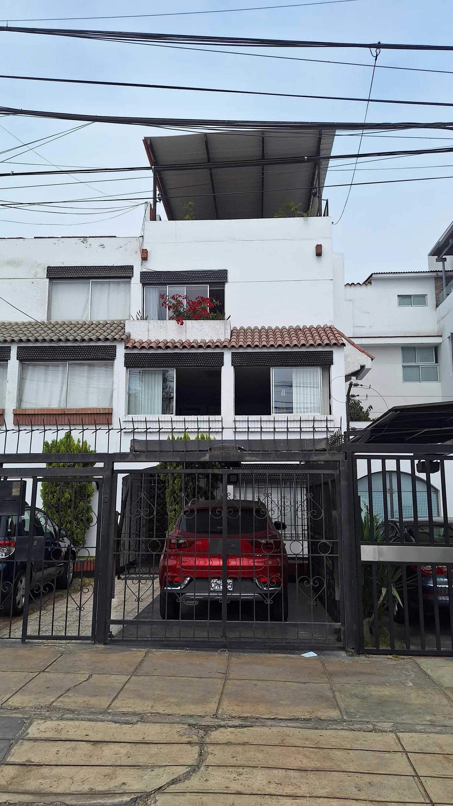SE VENDE BONITO DEPARTAMENTO TRIPLEX EN SAN BORJA NORTE