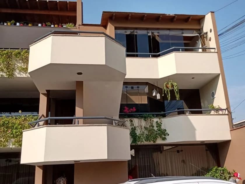 VENDO FLAT EN URB TAMOS DE MONTERRICO - 2DO PISO SIN ASCENSOR