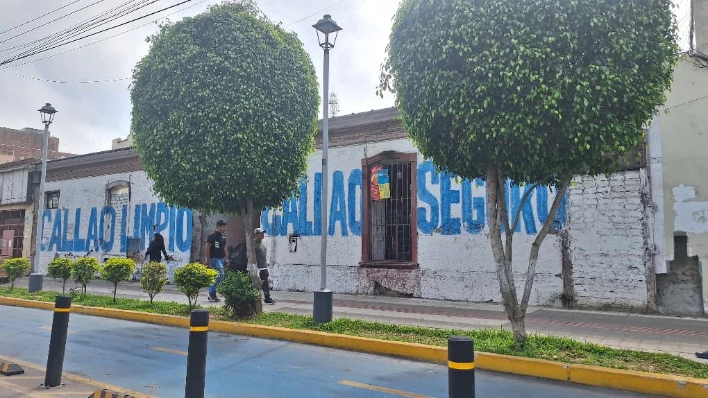 VENDO TERRENO AV SAENZ PEÑA 1,356MT